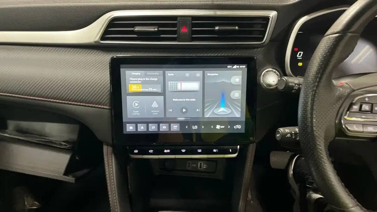 2022-mg-zs-suv-e-trophy-connect-ev-156ps-long-range-big-10