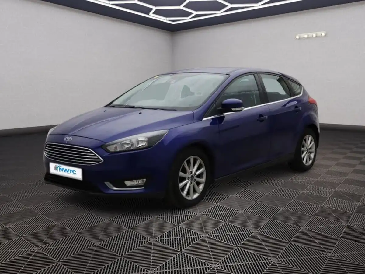 2015-ford-focus-20tdci-titanium-hatchback-powershift-big-2