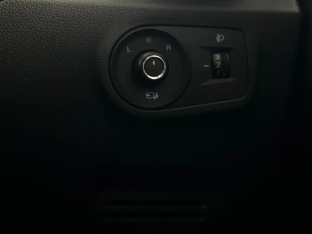 2021-mg-zs-suv-e-exclusive-ev-big-27