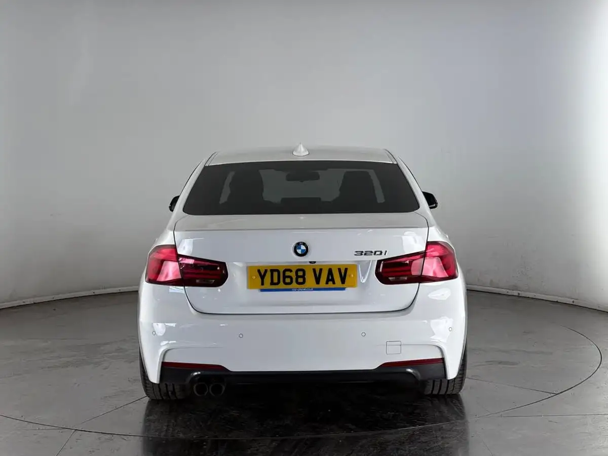 2018-bmw-3-series-20-320i-m-sport-shadow-edition-saloon-4d-auto-big-8