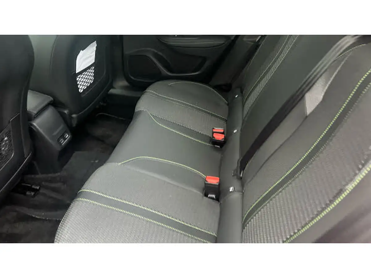 2024-peugeot-2008-suv-e-gt-156ps-54kwh-big-16