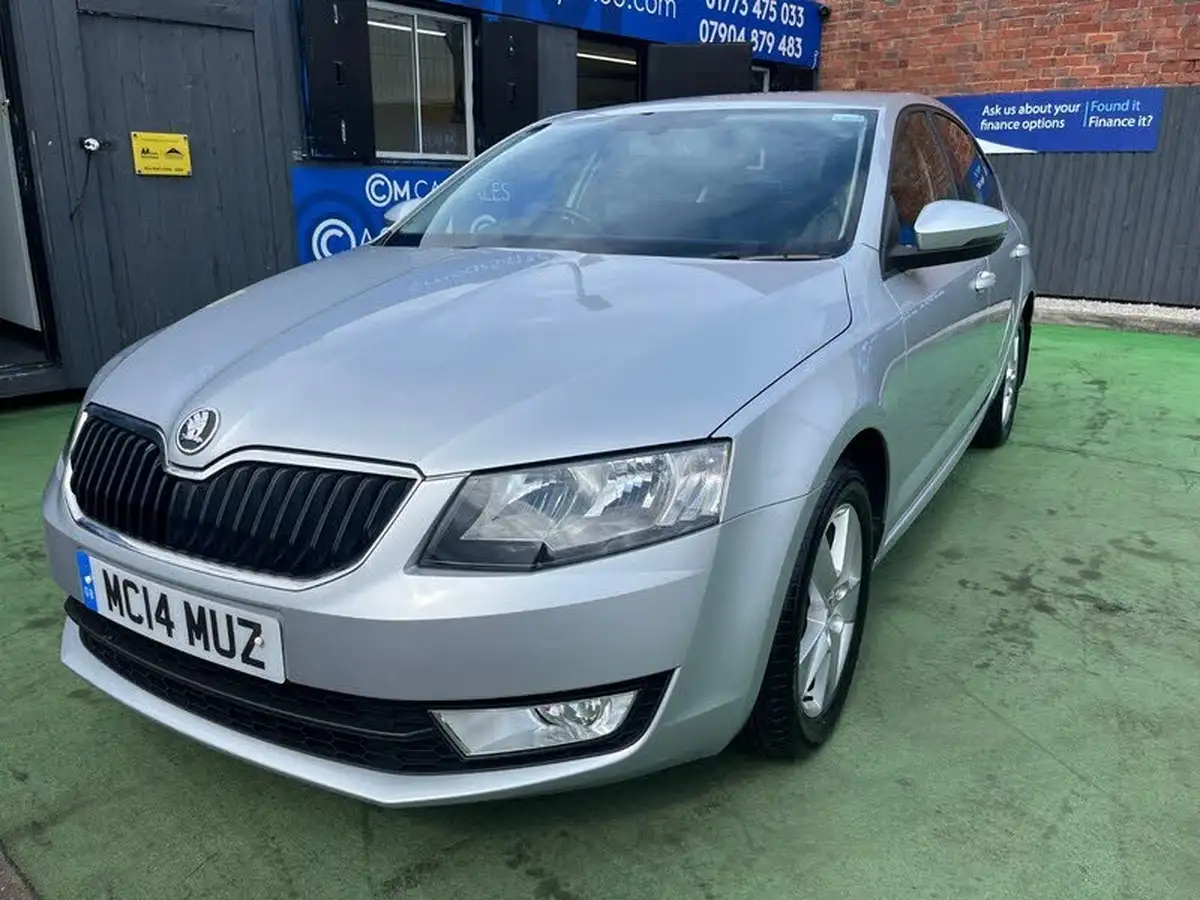 2014-skoda-octavia-16tdi-se-hatchback-dsg-big-4