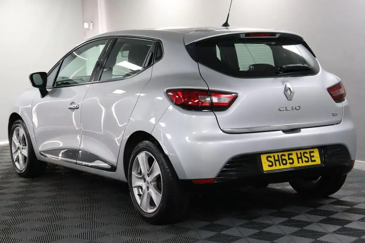 2015-renault-clio-09-tce-dynamique-nav-big-10