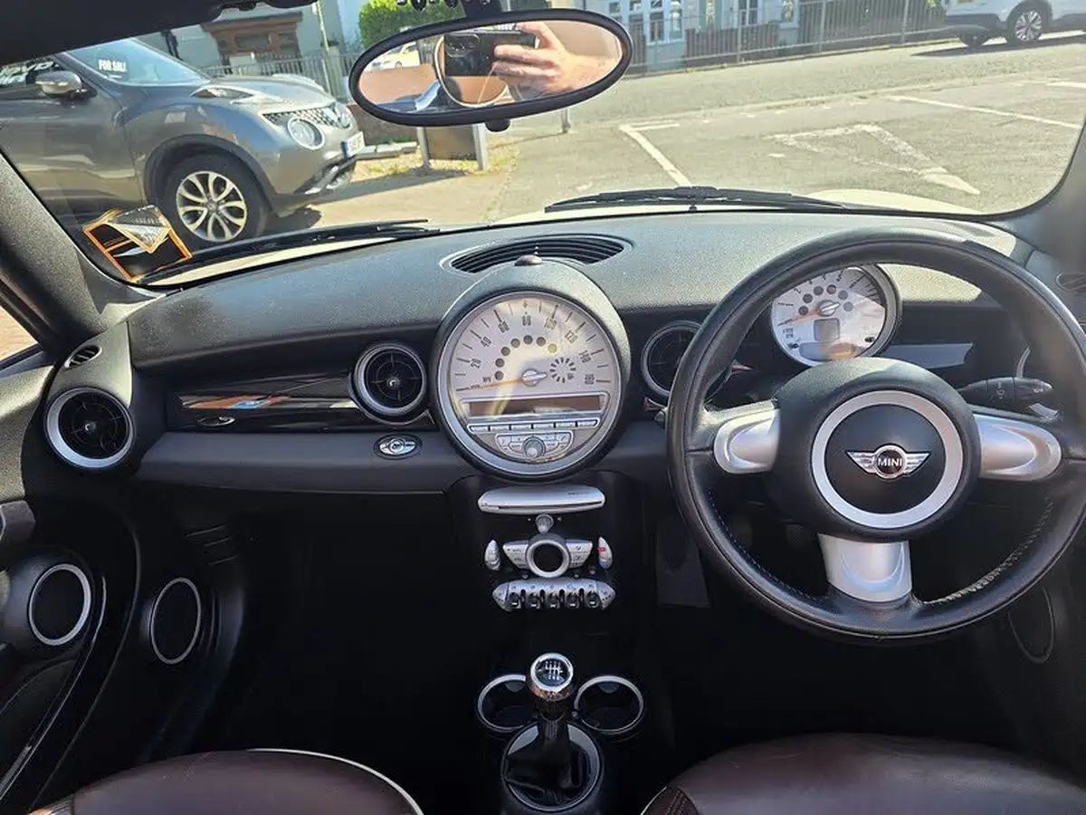 2010-mini-cooper-16-cooper-120bhp-convertible-2d-big-17