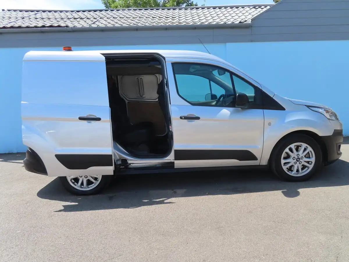 2020-ford-transit-connect-big-24