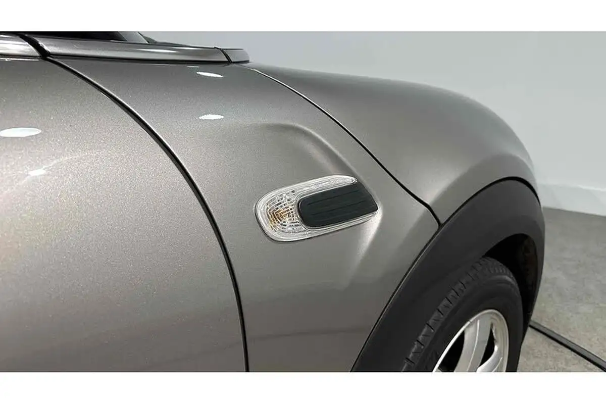 2019-mini-cooper-15-cooper-classic-hatchback-3d-big-16