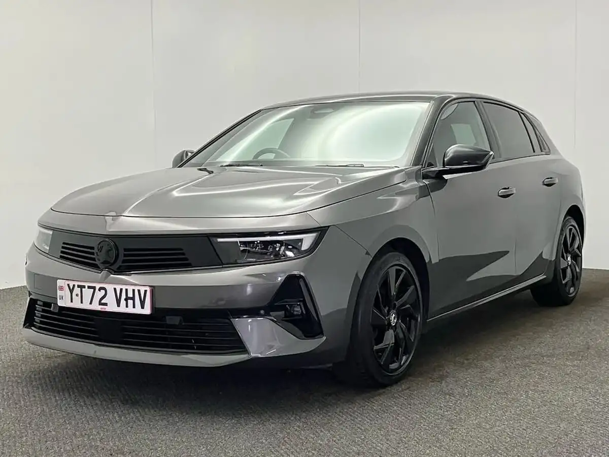 2022-vauxhall-astra-12-turbo-gs-line-hatchback-big-56