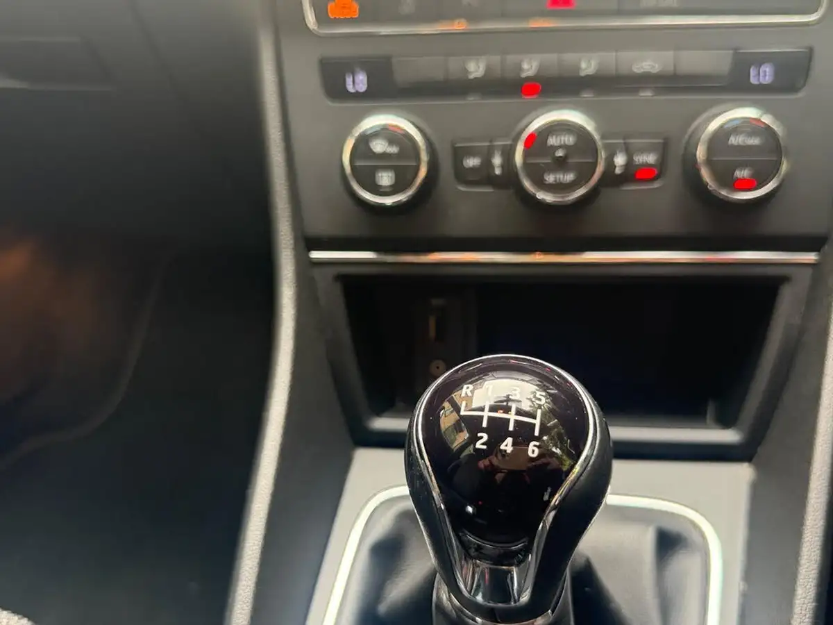 2015-seat-leon-14-tsi-fr-black-technology-big-6