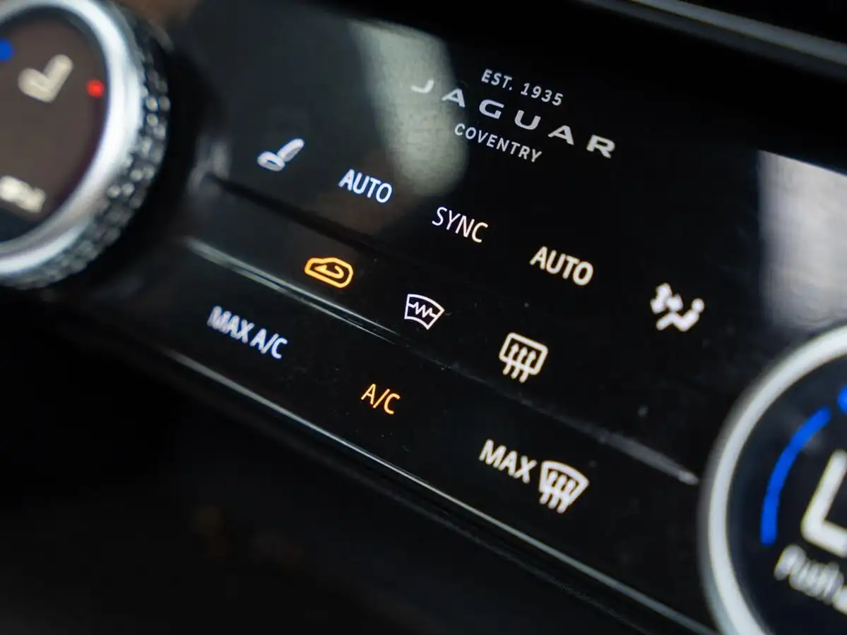 2022-jaguar-f-pace-50-v8-p550-svr-big-34