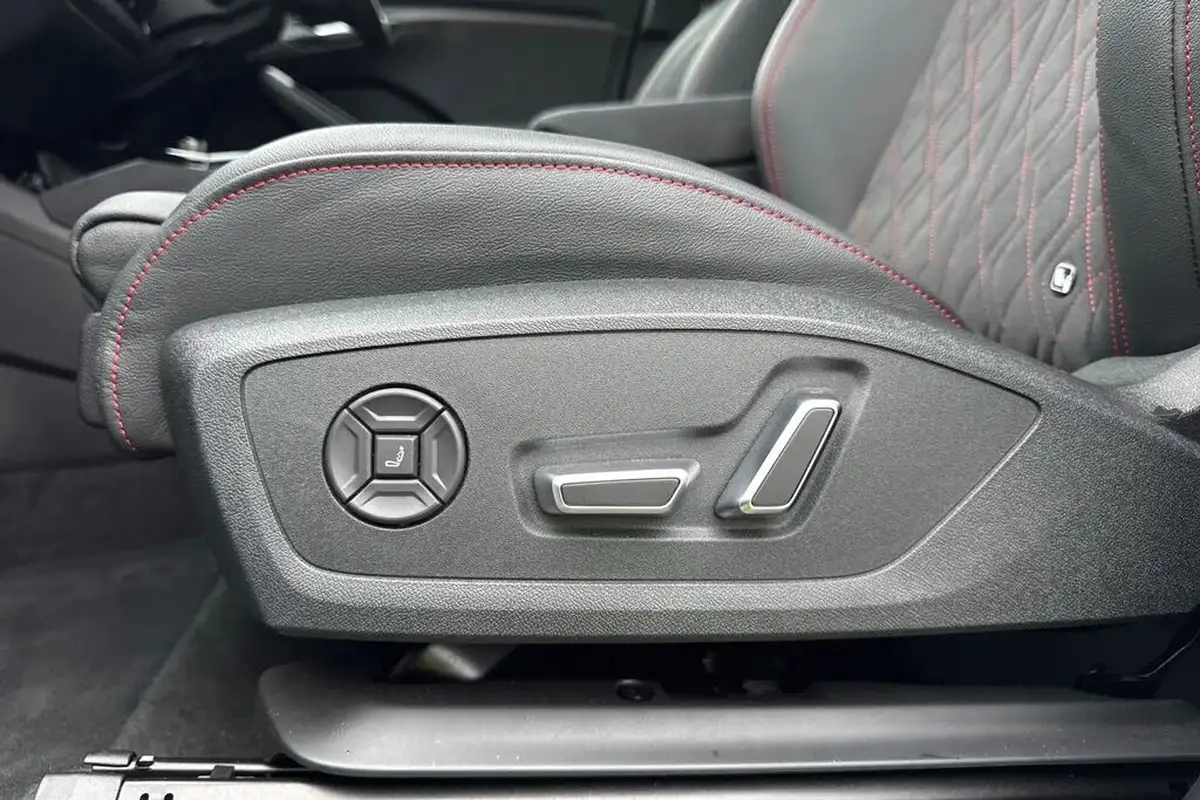 2025-audi-q6-e-tron-e-edition-1-326ps-performance-suv-auto-big-44
