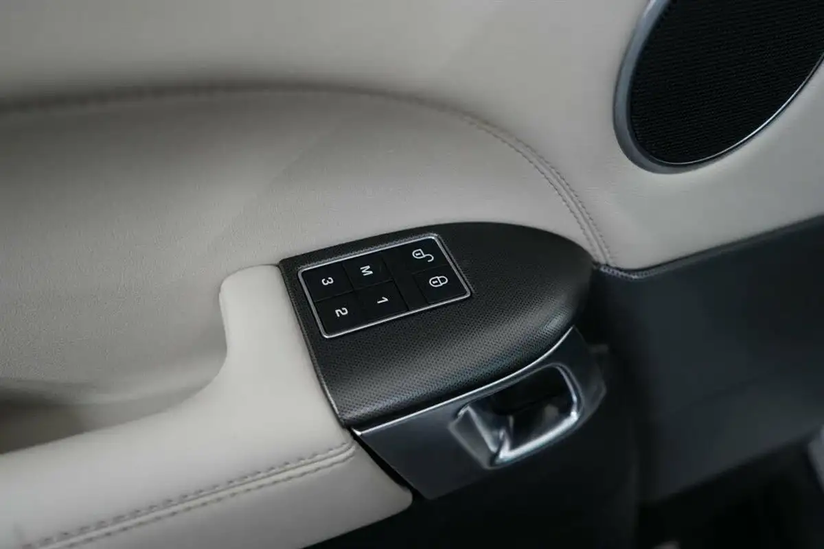 2017-land-rover-range-rover-sport-30-sd-v6-hse-dynamic-306ps-big-21