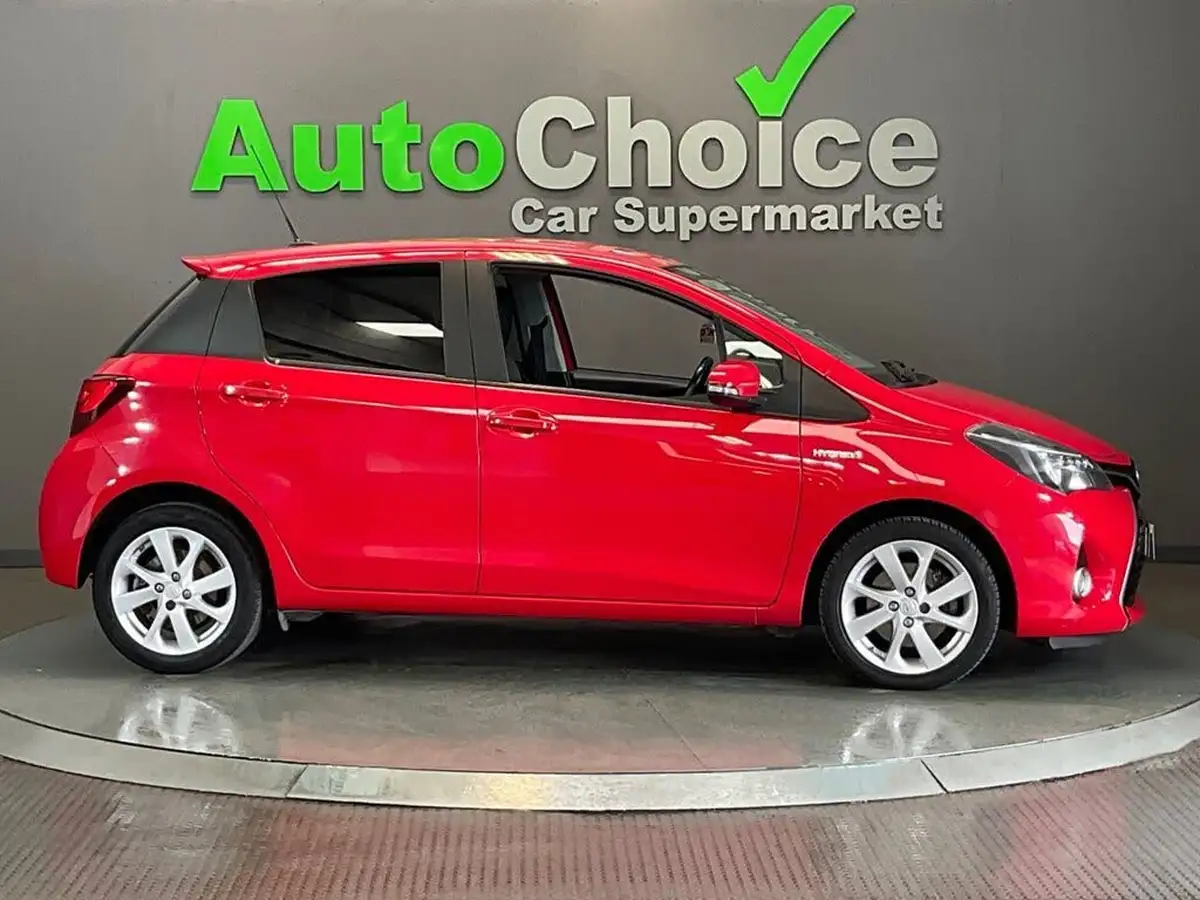 2015-toyota-yaris-15-vvt-i-sport-hybrid-big-19