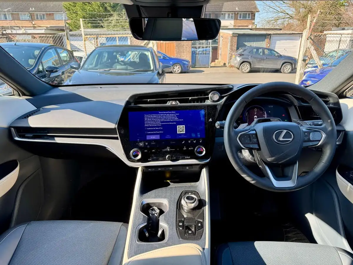 2024-lexus-rz-450e-e-rz-plus-pack-big-13