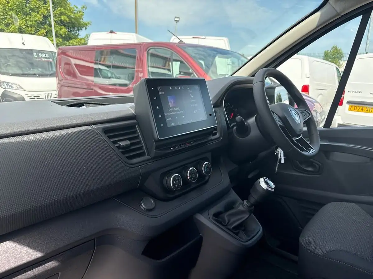 2024-renault-trafic-20dci-lh30-150-advance-big-8