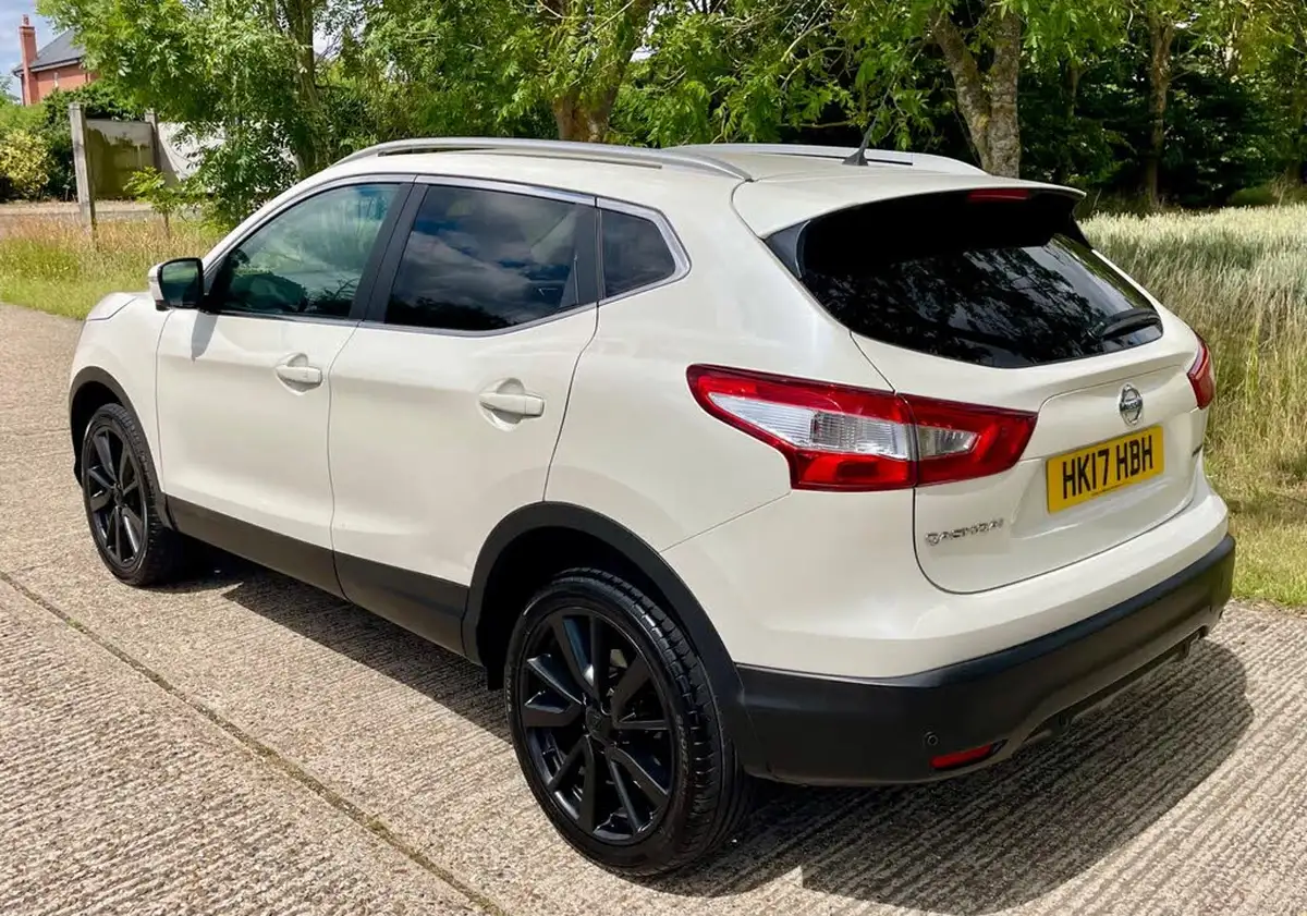 2017-nissan-qashqai-15dci-tekna-big-3