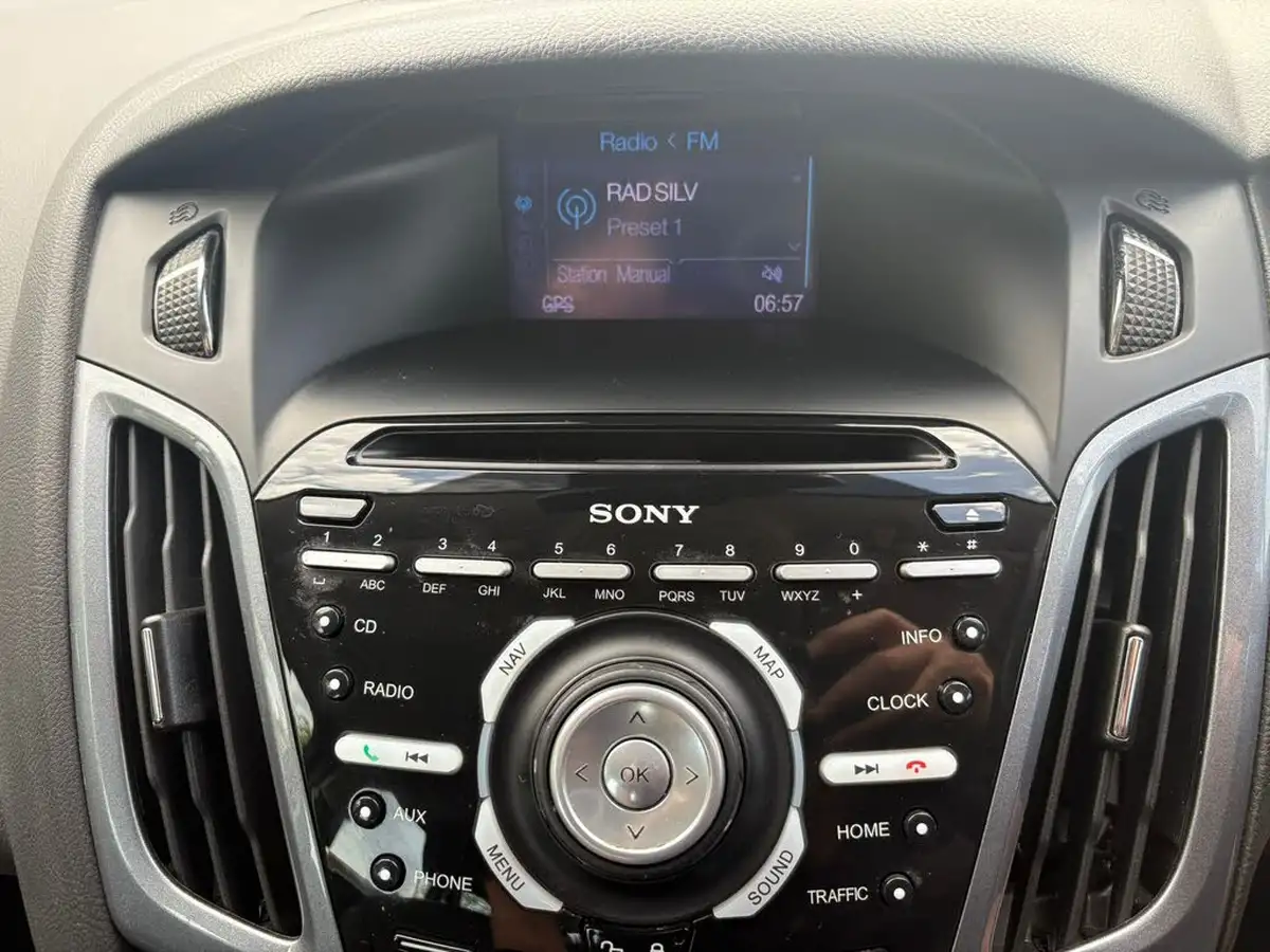 2013-ford-focus-20td-titanium-x-estate-big-13