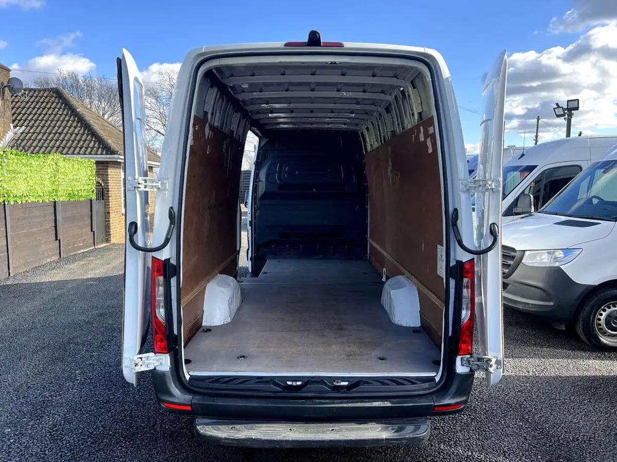 2018-mercedes-benz-sprinter-21cdi-311-l2h1-panel-van-rwd-eco-gear-360-big-6
