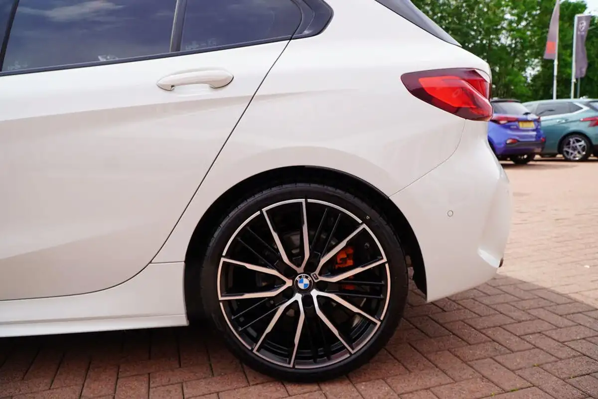 2021-bmw-1-series-15-118i-m-sport-big-41