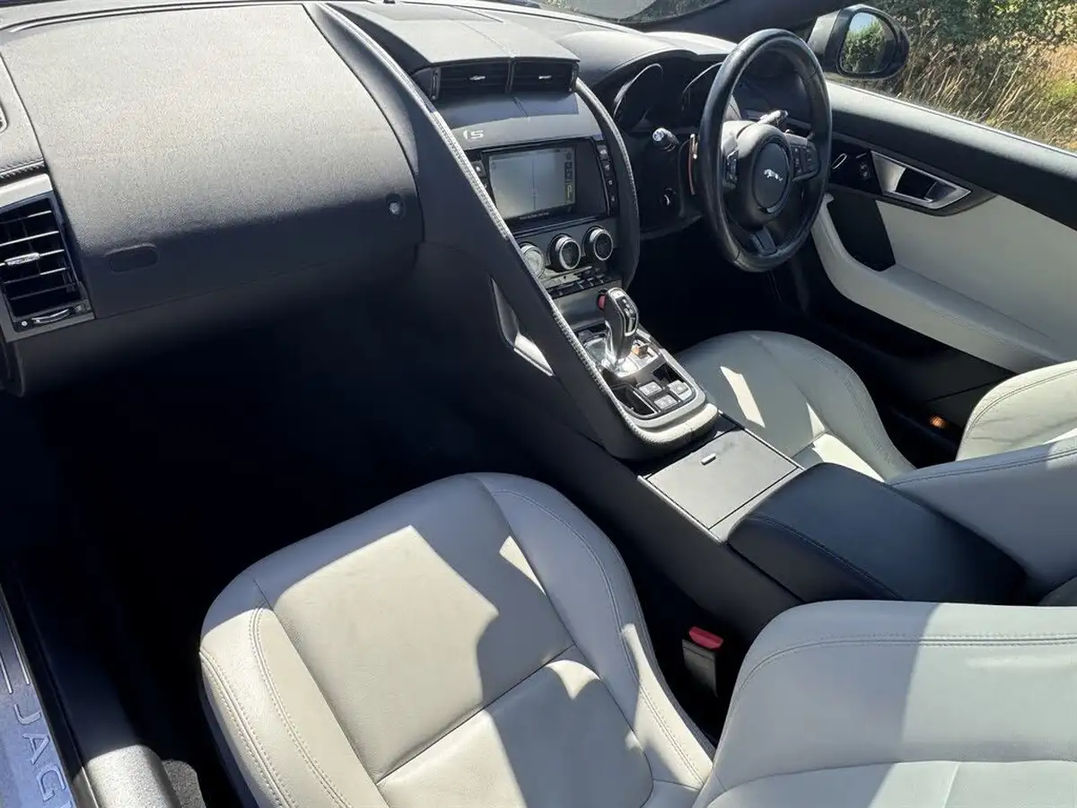 2015-jaguar-f-type-30-s-coupe-quickshift-big-13
