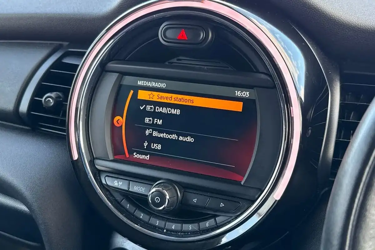2019-mini-cooper-15-one-classic-102bhp-ss-5d-big-44