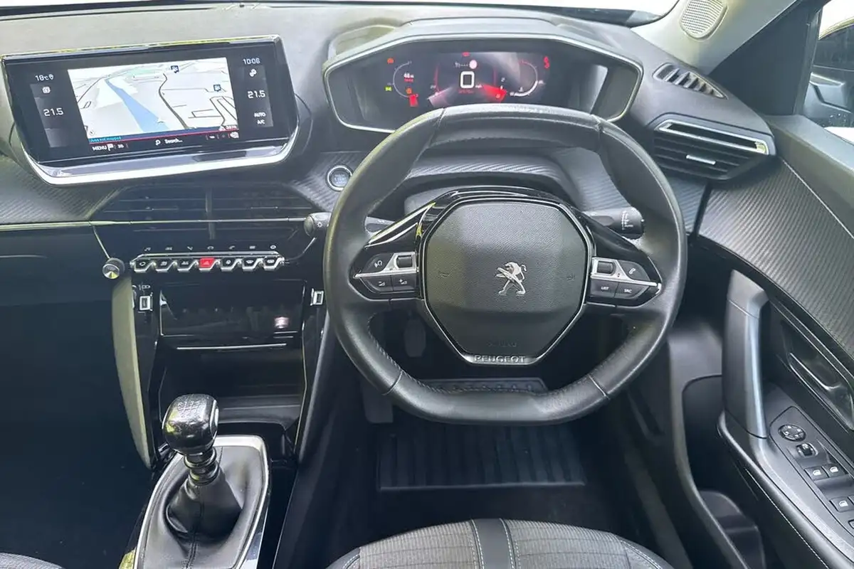 2021-peugeot-2008-suv-12-puretech-allure-premium-100bhp-big-11
