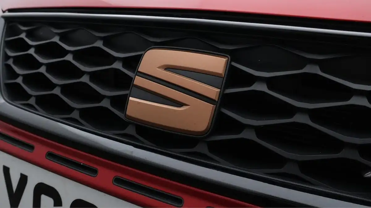 2020-seat-leon-20-tsi-cupra-290-big-32