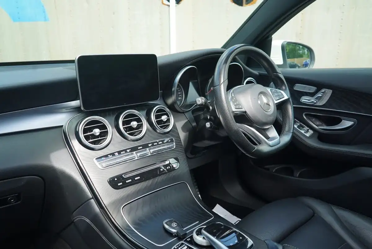 2017-mercedes-benz-glc-class-30-d-glc350d-amg-line-premium-plusss-coupe-4d-big-76