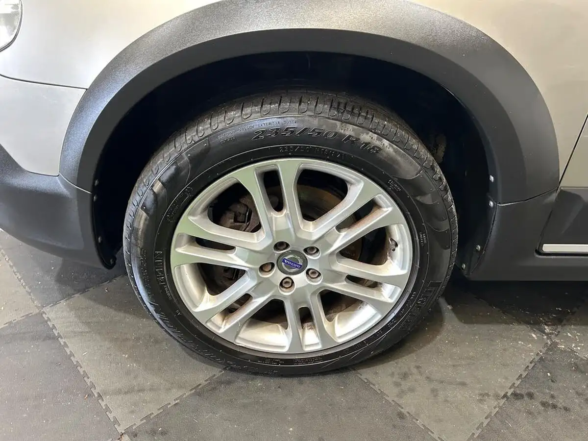 2015-volvo-xc70-24td-d5-se-lux-big-20