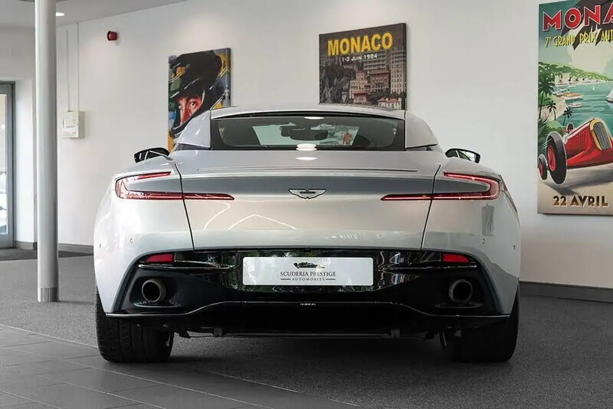 2016-aston-martin-db11-52-v12-launch-edition-big-6