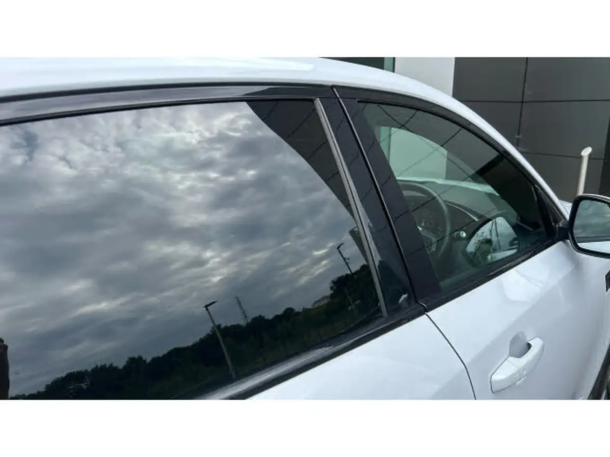2019-jaguar-e-pace-20-i4d-chequered-flag-180ps-big-25
