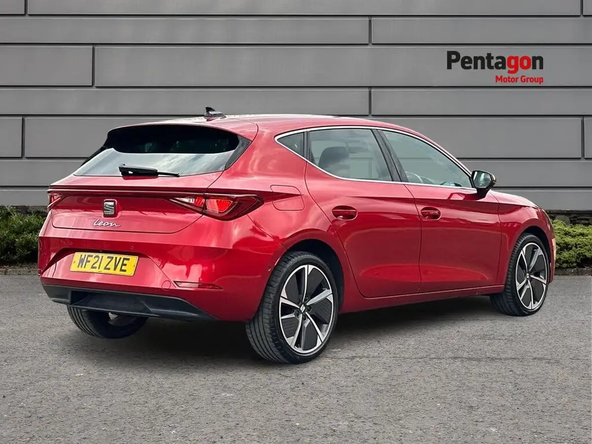 2021-seat-leon-15-etsi-xcellence-lux-hatchback-big-3