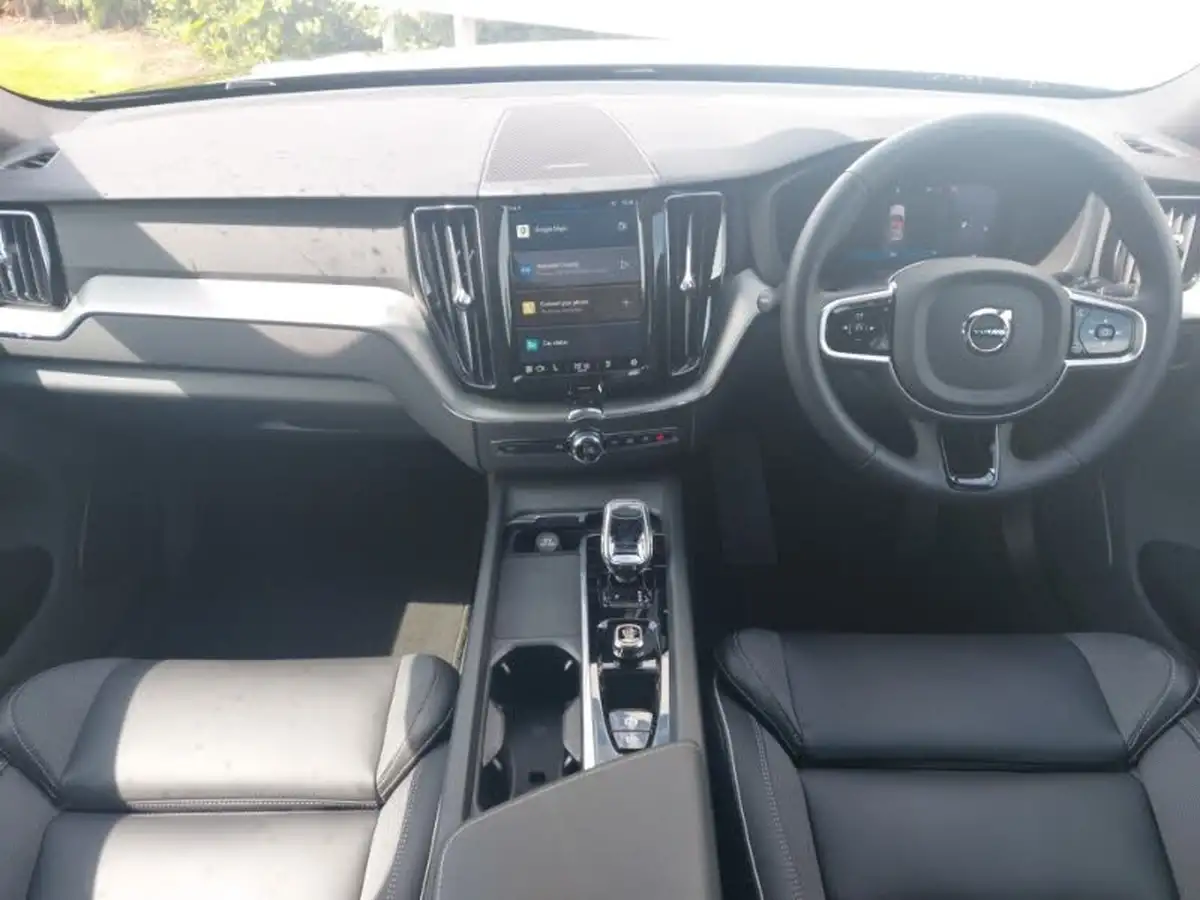 2024-volvo-xc60-20-b5-plus-black-edition-big-2