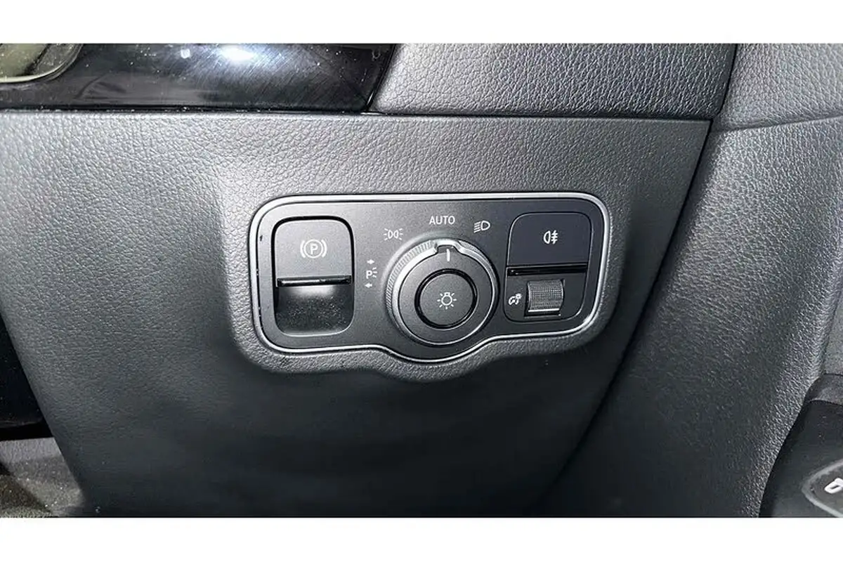 2021-mercedes-benz-eqa-e-eqa-250-amg-line-big-36