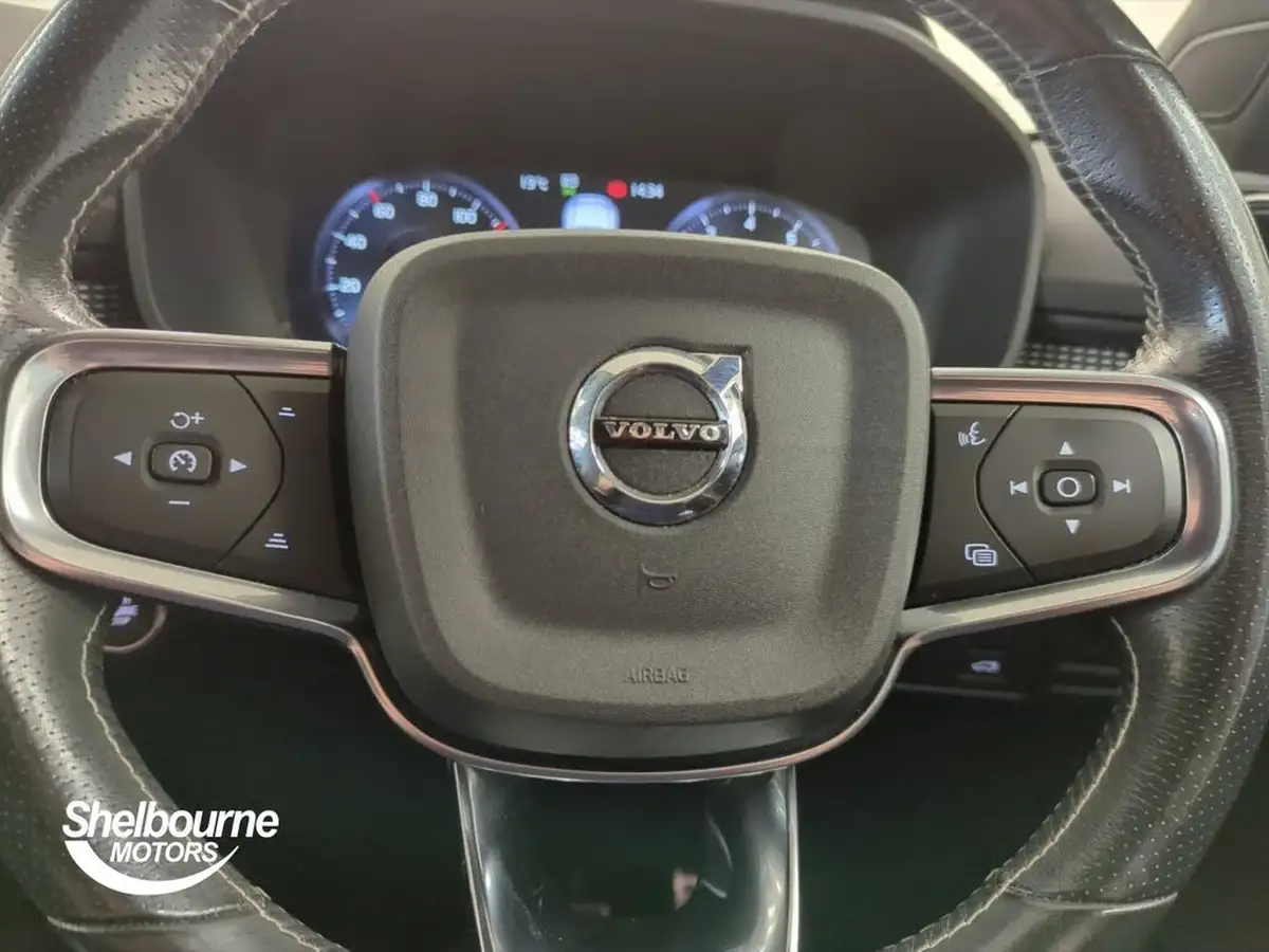2020-volvo-xc40-15-t3-r-design-geartronic-big-14