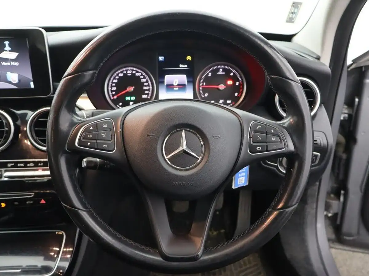 2015-mercedes-benz-c-class-21cdi-c220-se-executivess-saloon-4d-big-15