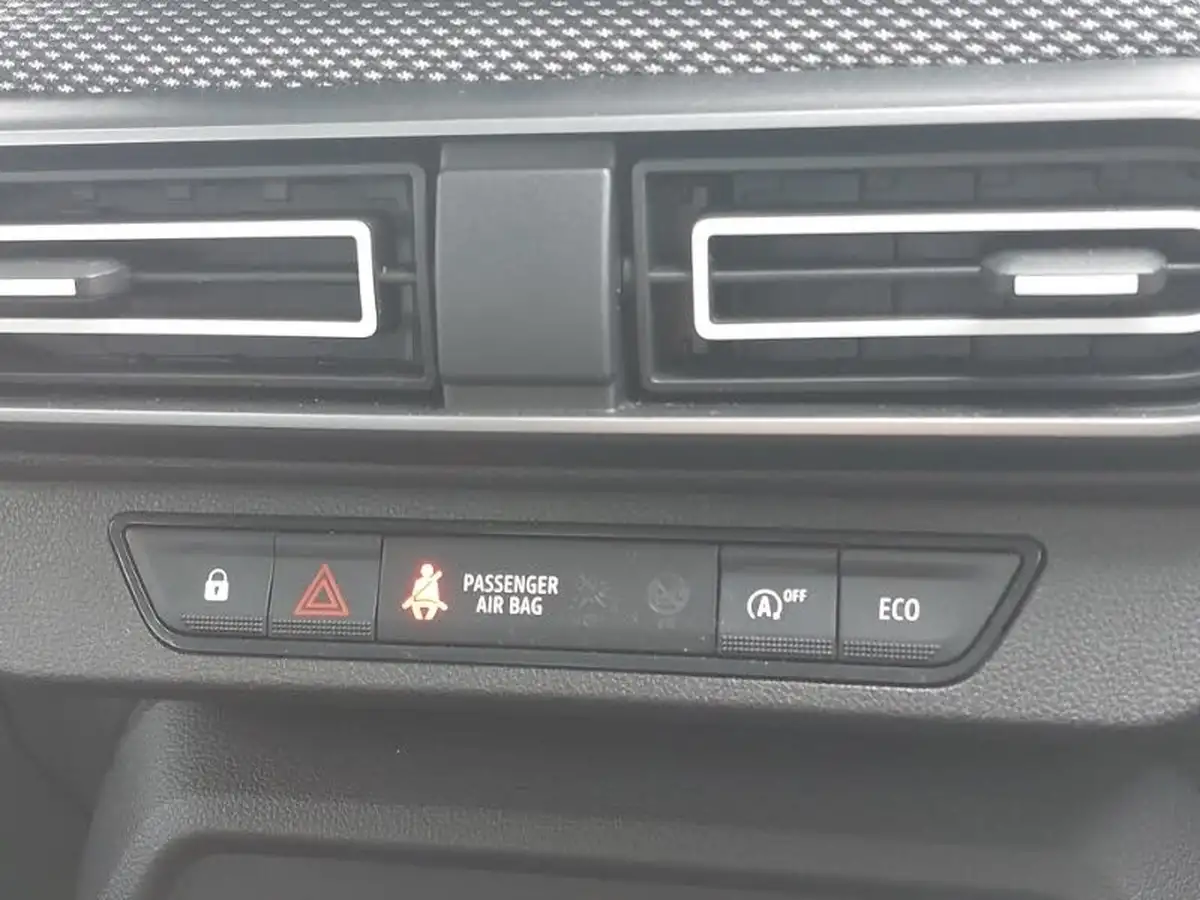 2023-dacia-sandero-10-tce-expression-90bhp-big-16
