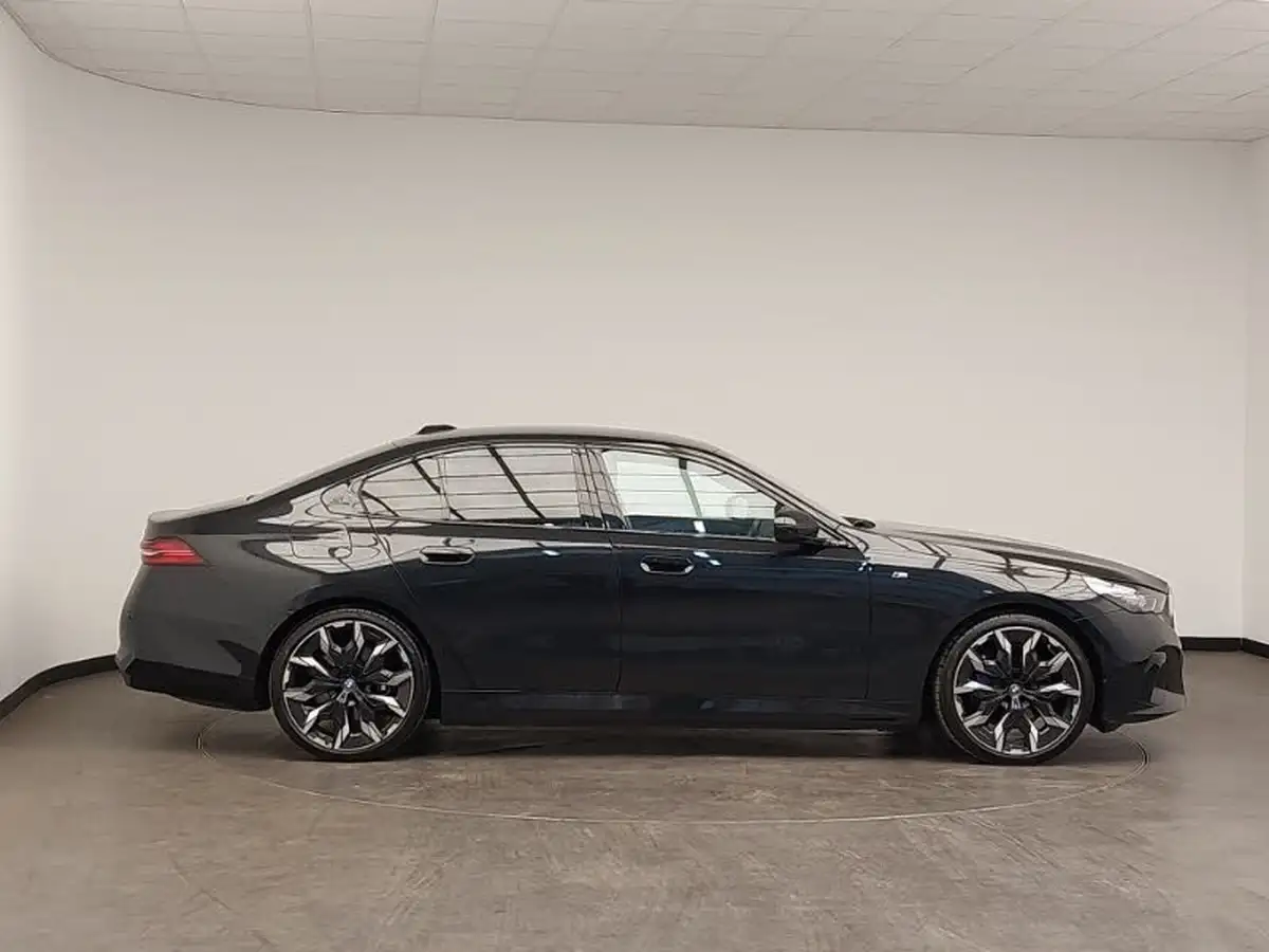 2024-bmw-5-series-e-i5-edrive40-m-sport-technology-plus-packcomfort-pack-saloon-4d-big-2