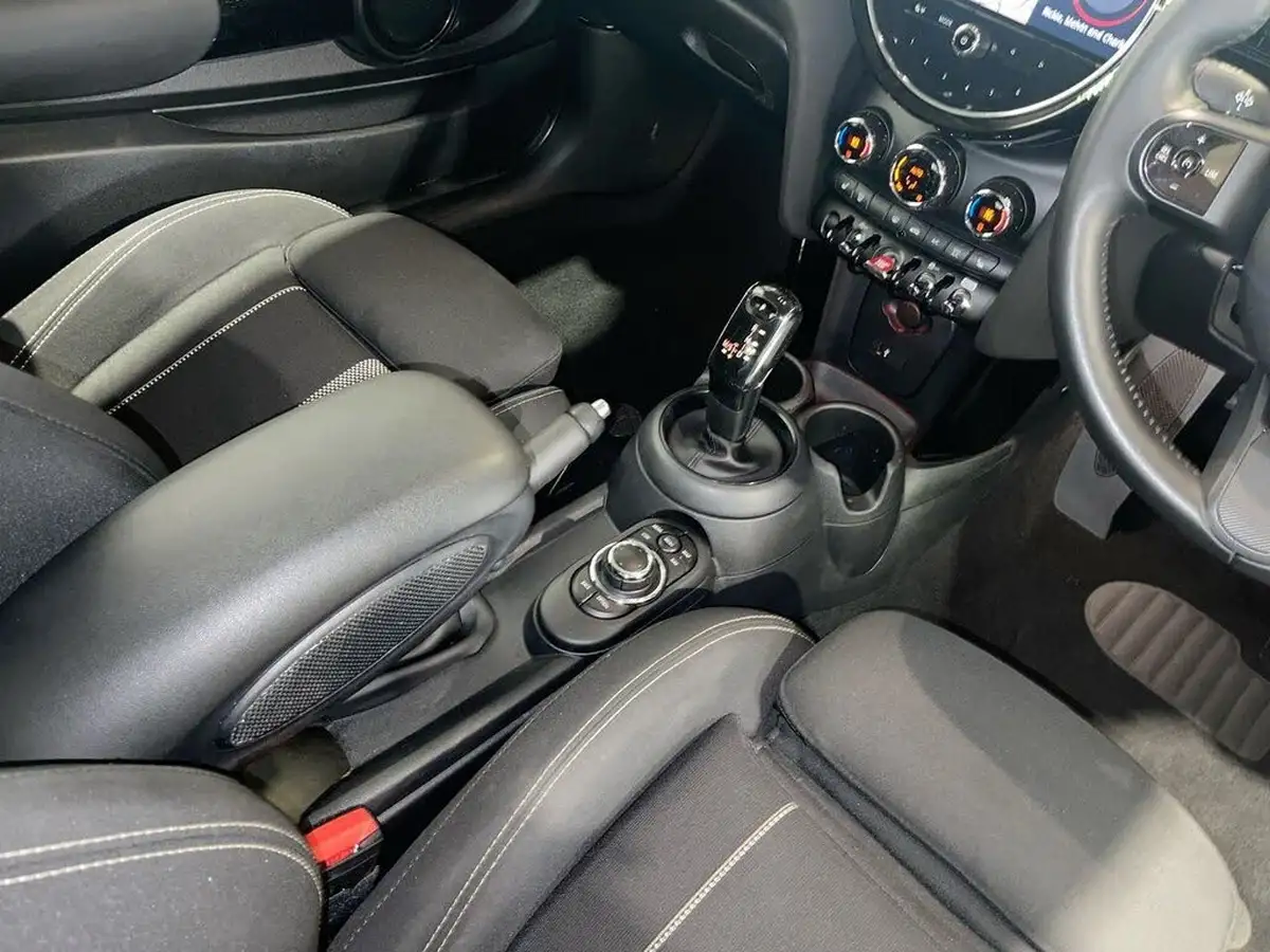 2021-mini-cooper-20-cooper-s-classic-hatchback-3d-auto-big-22