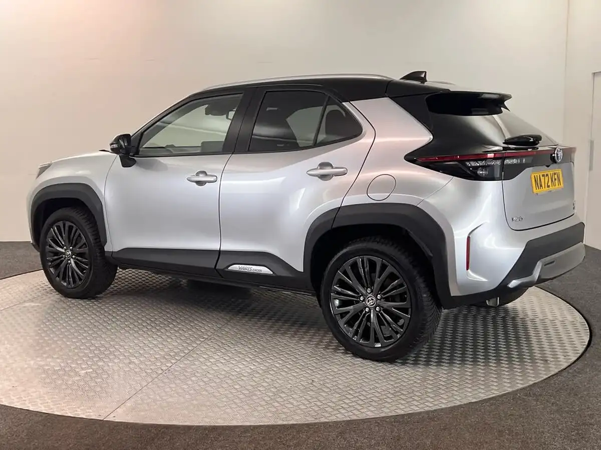 2022-toyota-yaris-cross-15-vvt-i-dynamic-awd-i-big-11