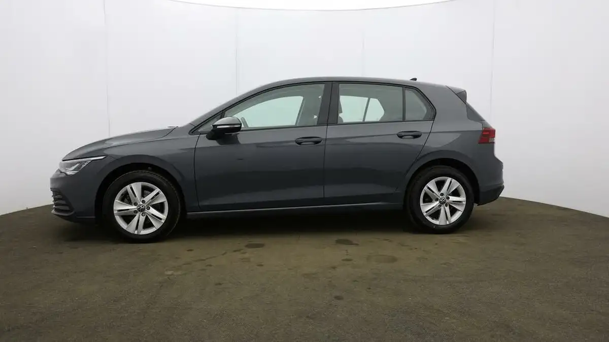 2021-volkswagen-golf-10-tsi-life-hatchback-big-62