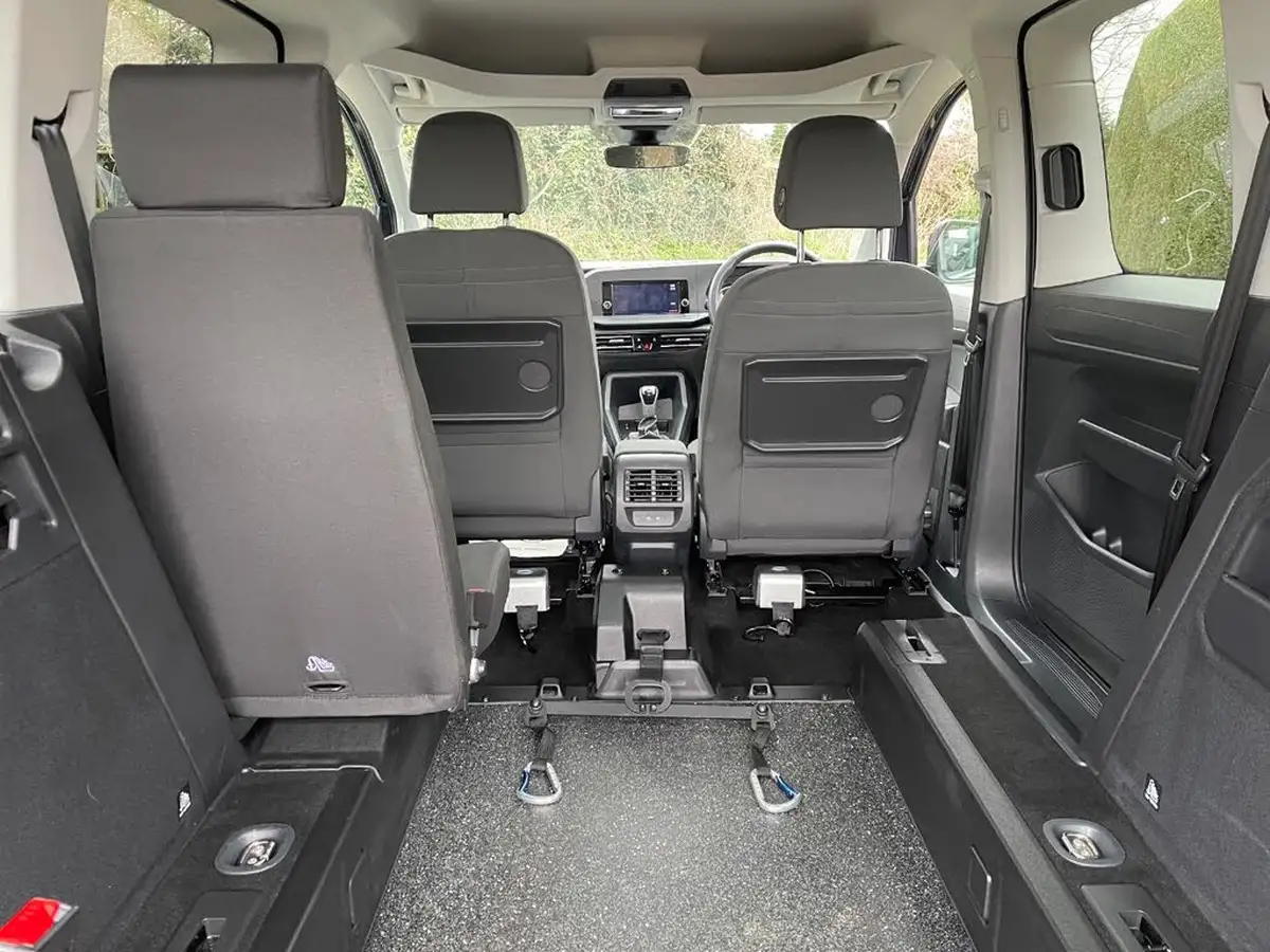 2024-volkswagen-caddy-20tdi-life-102ps-big-2