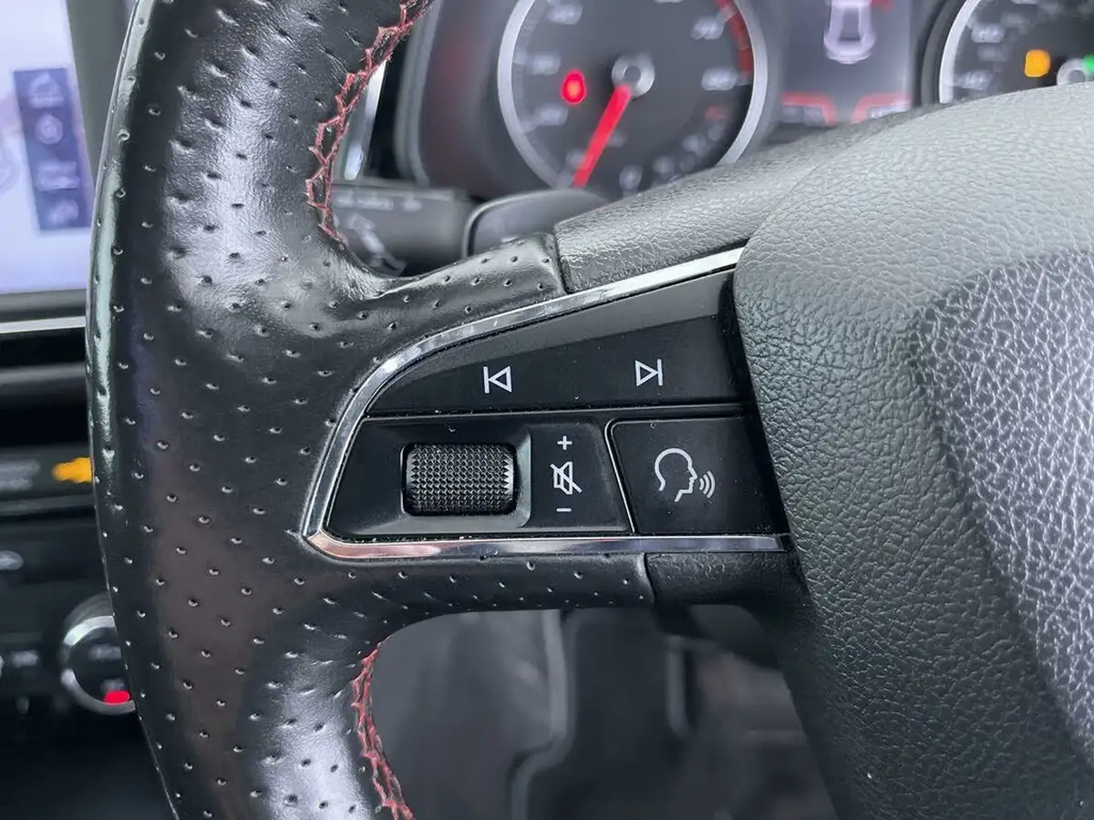 2019-seat-leon-20-tsi-fr-hatchback-big-49