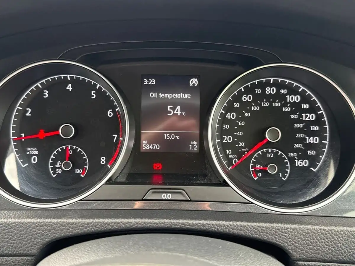 2018-volkswagen-golf-10-tsi-se-110ps-ss-hatchback-5d-big-21