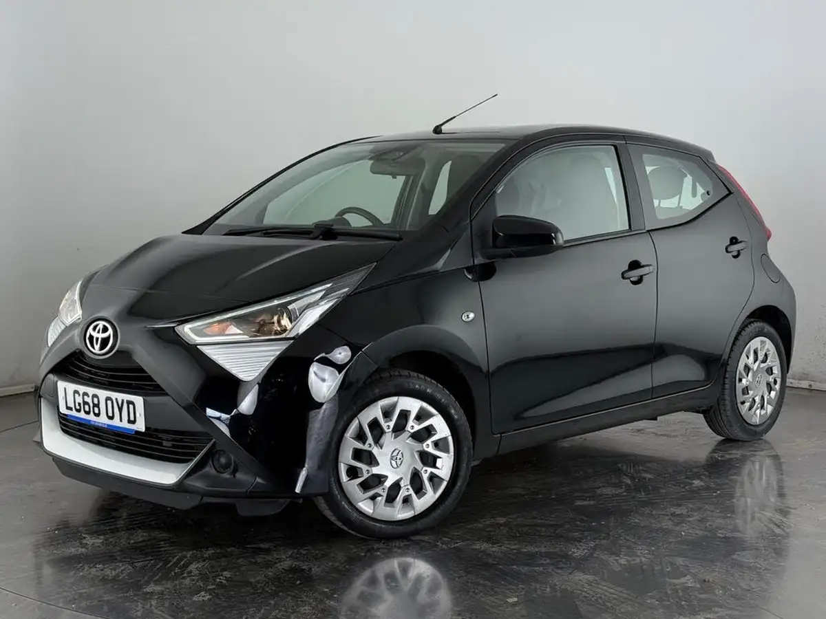 2018-toyota-aygo-10-vvt-i-x-play-68bhp-tss-5d-x-shift-big-42