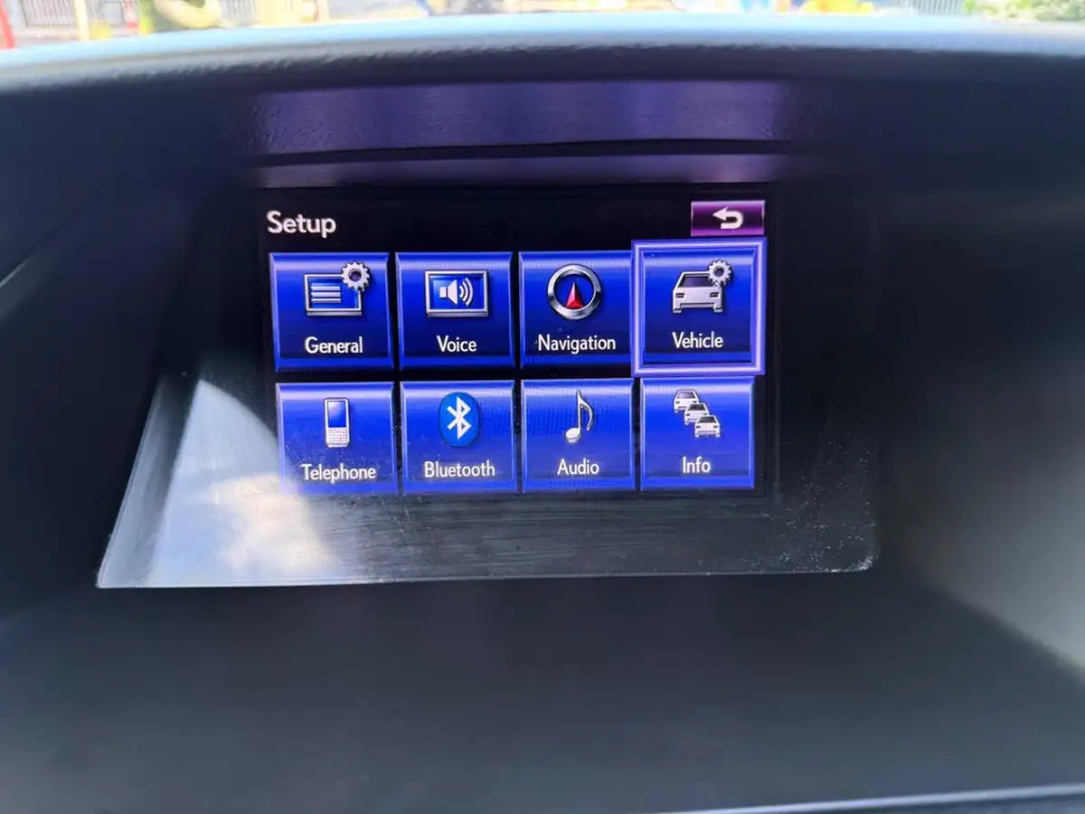 2013-lexus-rx-450h-35-luxury-big-44