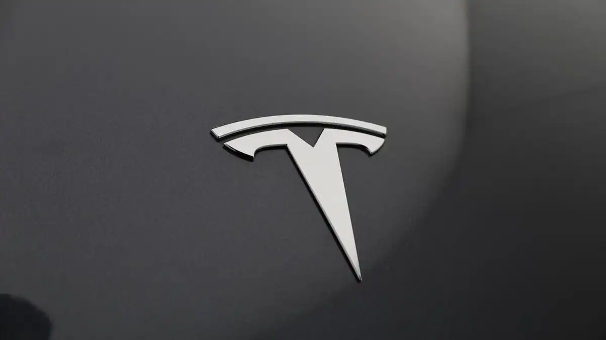 2022-tesla-model-y-e-long-range-big-30