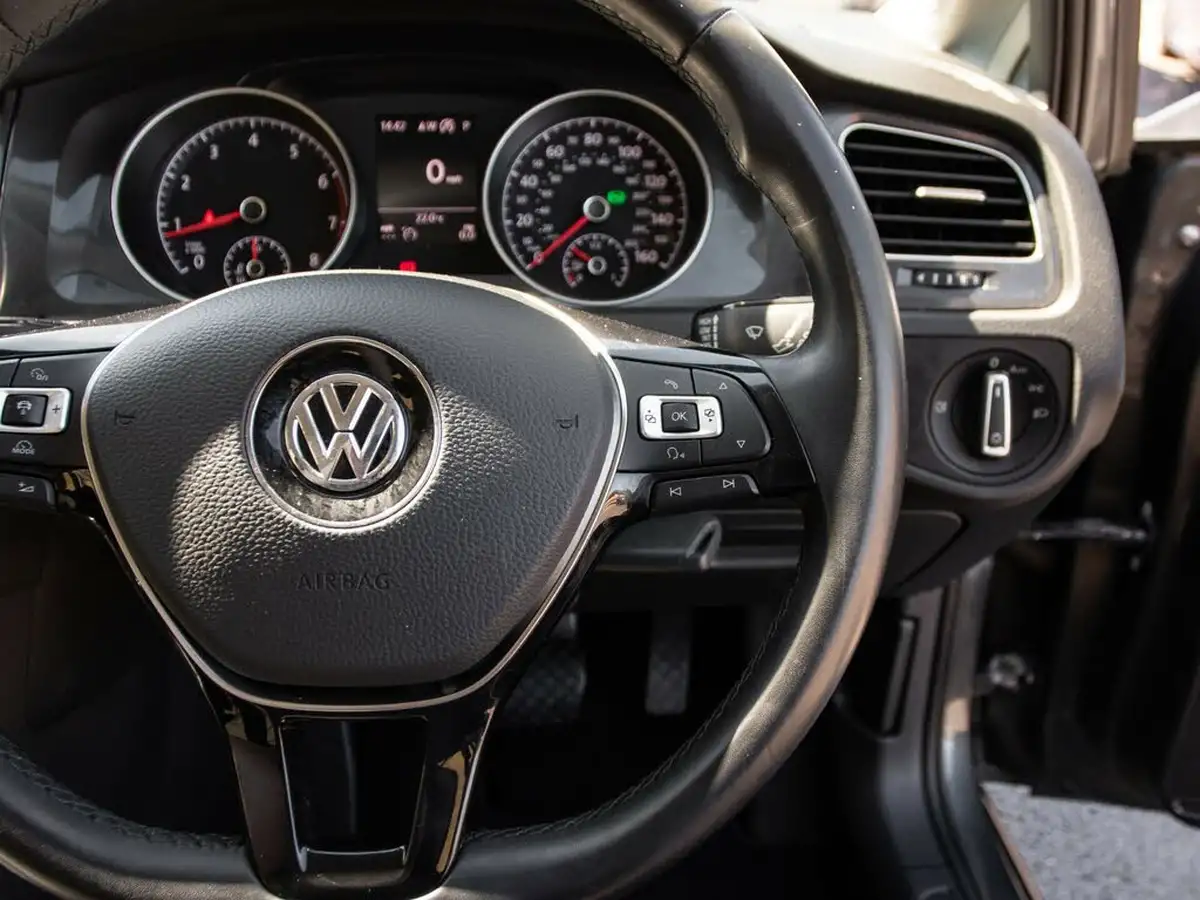 2018-volkswagen-golf-14-tsi-se-nav-estate-5d-dsg-big-19
