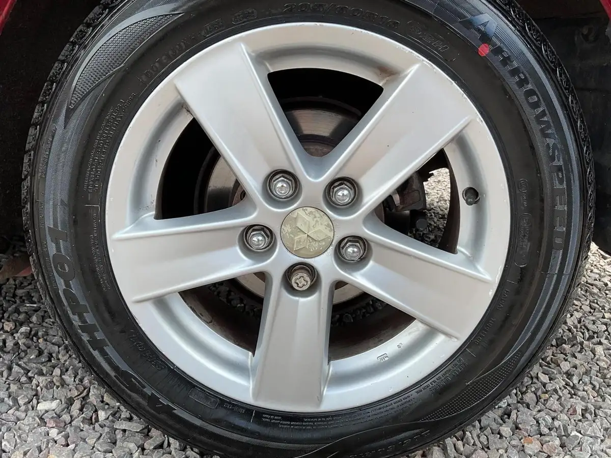 2011-mitsubishi-lancer-20td-juro-big-7