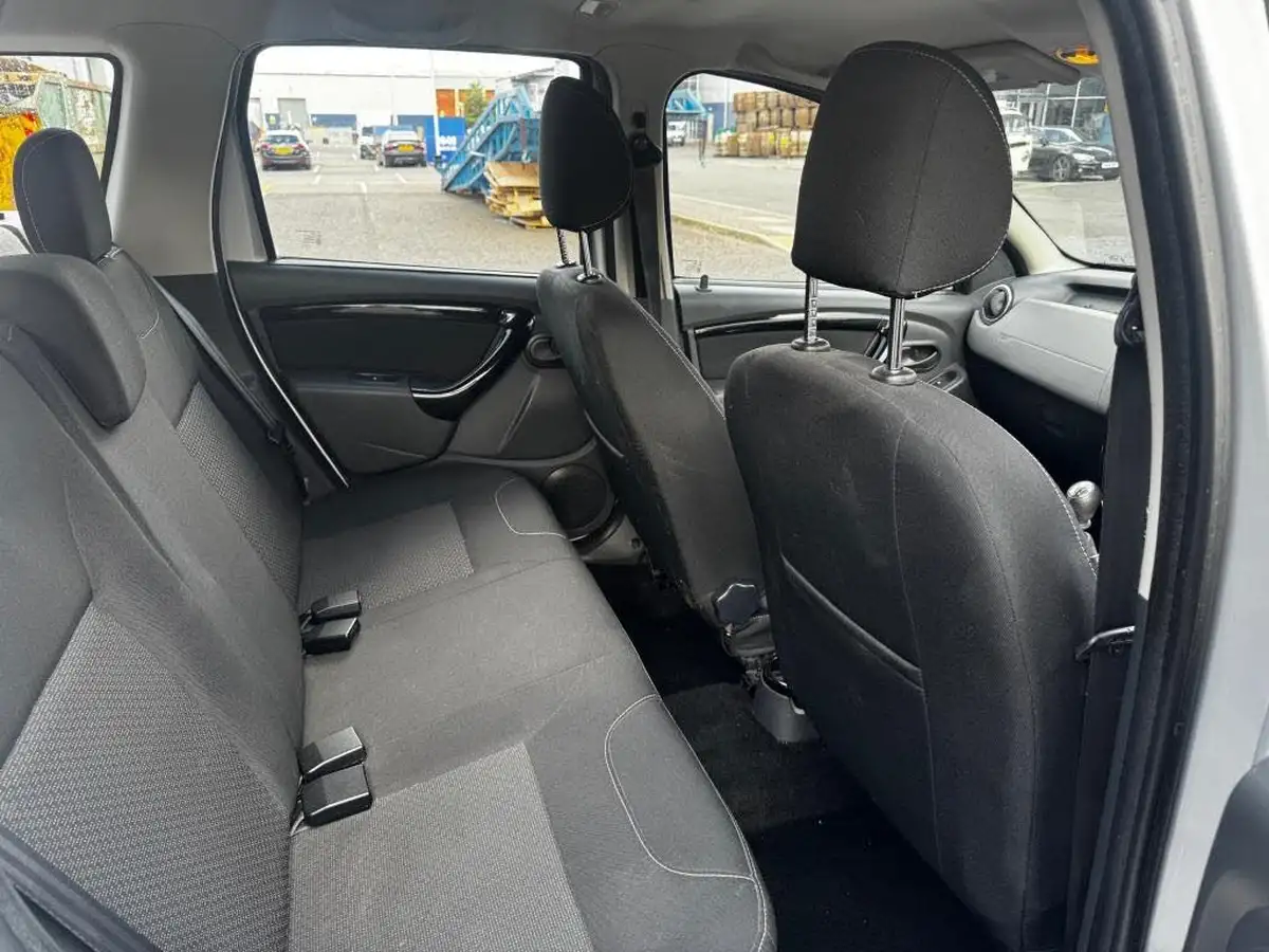 2014-dacia-duster-15d-laureate-110-110bhp-4x4-big-10