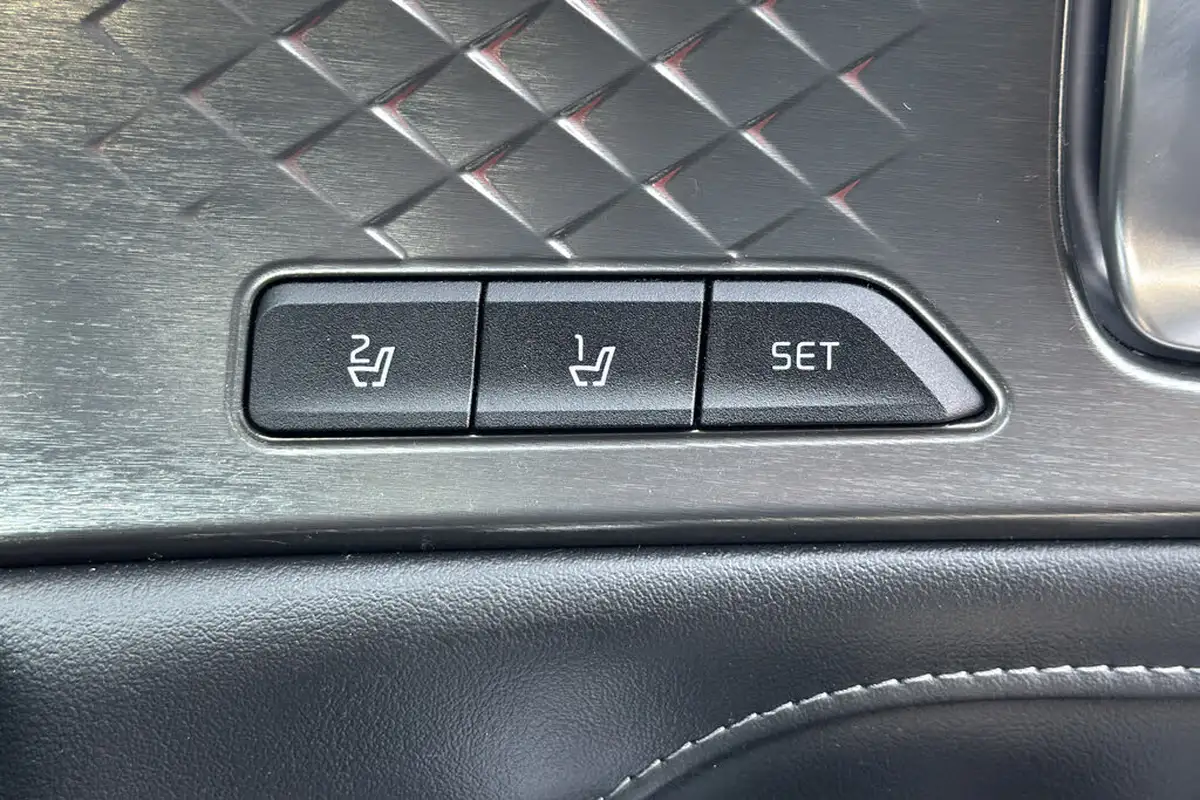 2022-kia-sorento-16-t-gdi-4-226bhp-hev-big-30